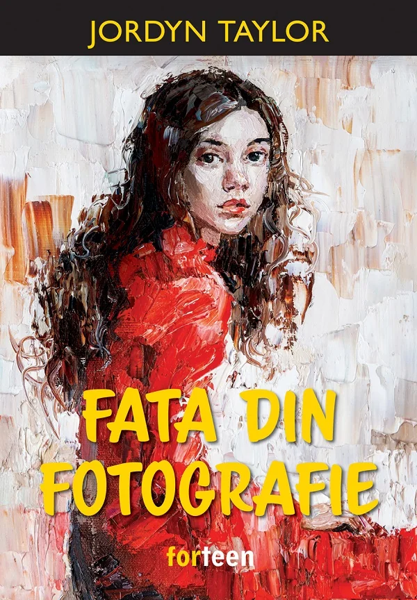Fata din fotografie